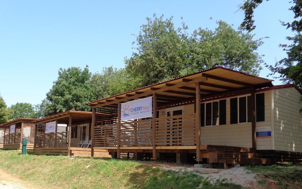 Mobile Homes Comfort Capri Bijela Uvala Mugeba Kültér fotó