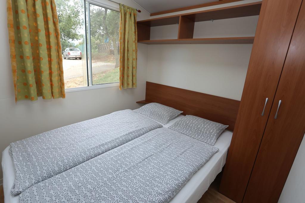 Mobile Homes Comfort Capri Bijela Uvala Mugeba Szoba fotó