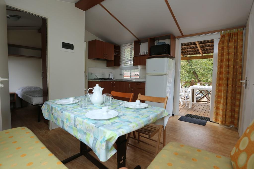 Mobile Homes Comfort Capri Bijela Uvala Mugeba Kültér fotó
